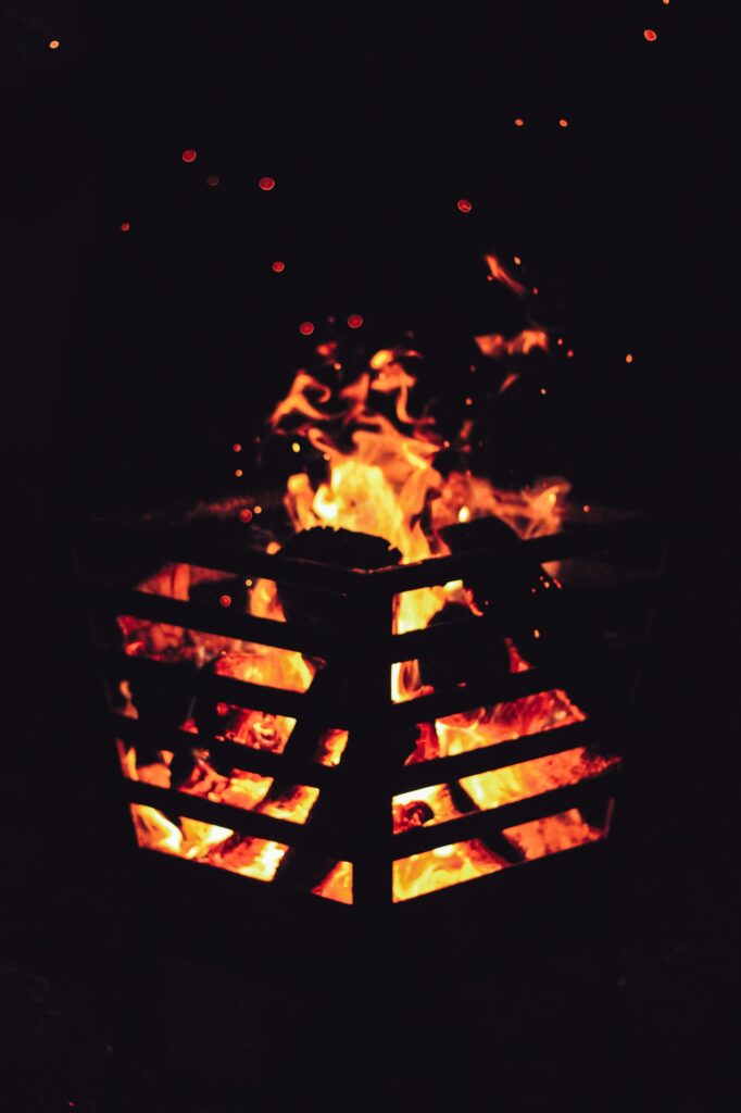 Eco-friendly Agri Chula burner made for sustainable cooking using agricultural waste and clean energy.